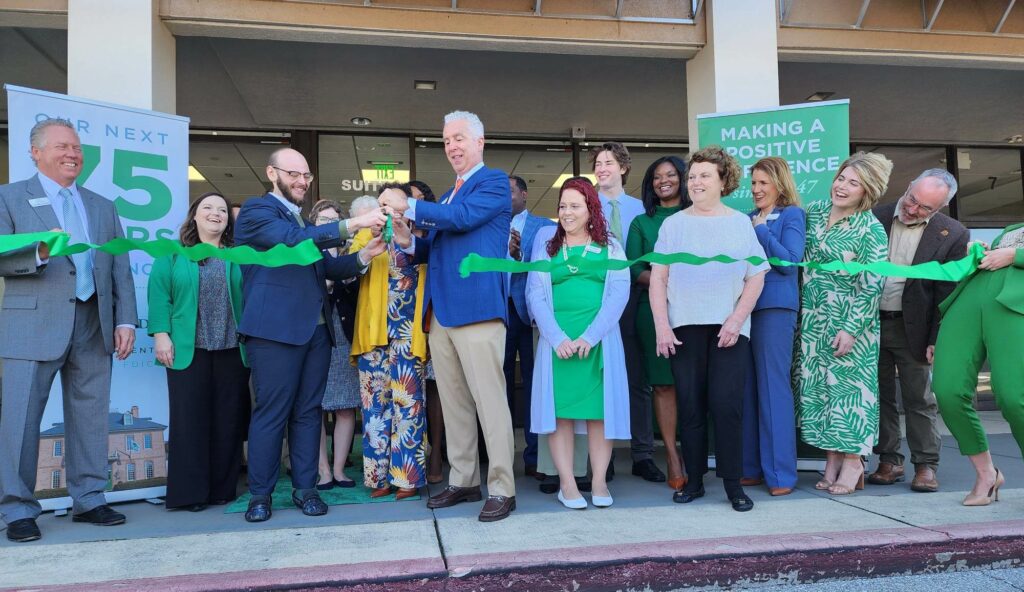 Ribbon-Cutting-BI-Midcity