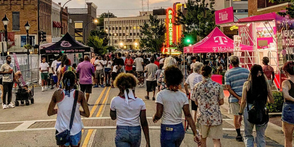 Celebrate downtown Decatur every third Friday 256 Today