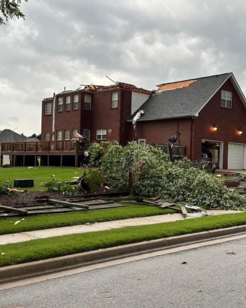 Thousands without power; homes damaged, destroyed in wake of tornadoes ...